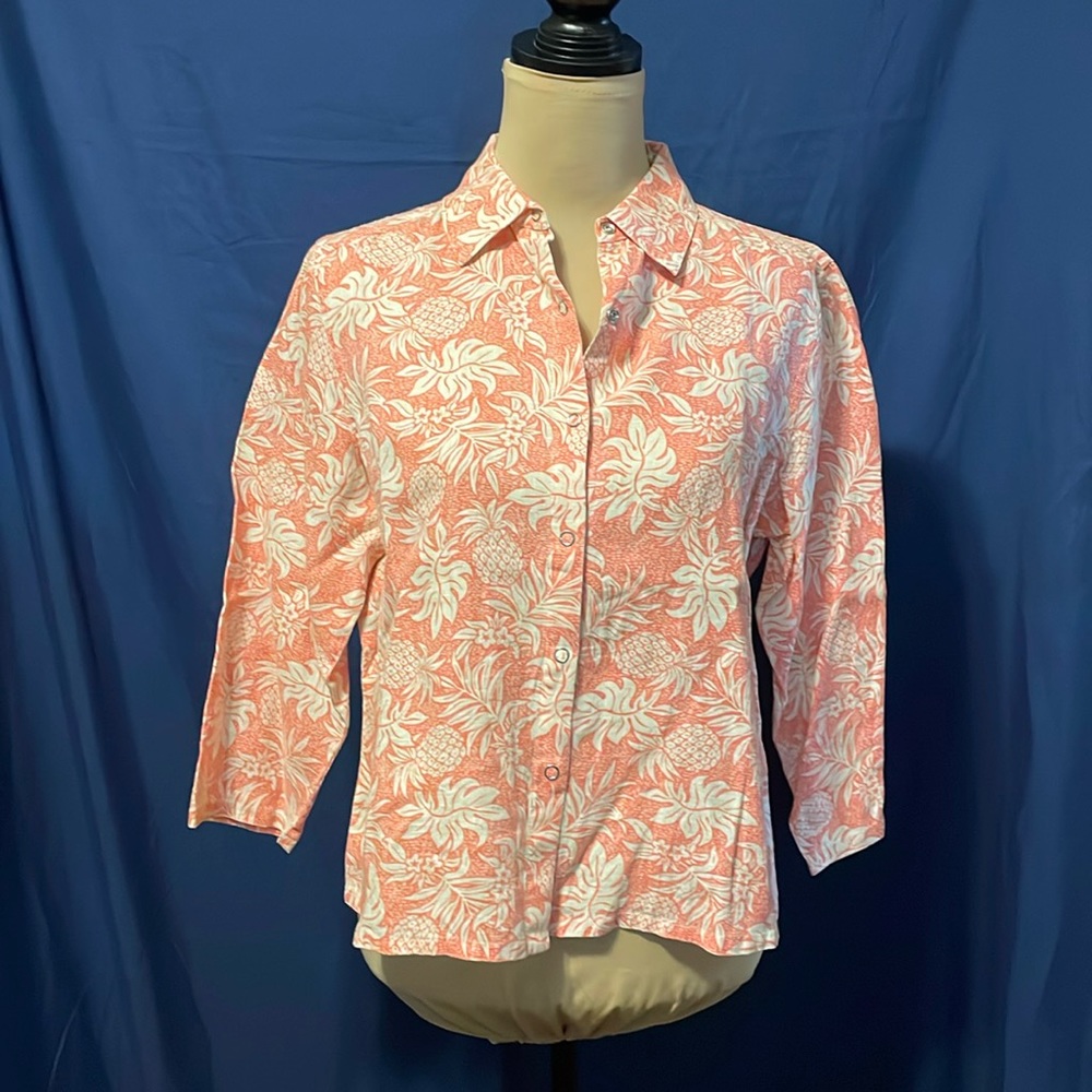 COPY - Small Coldwater Creek Linen snap up top 3/4 sleeve.